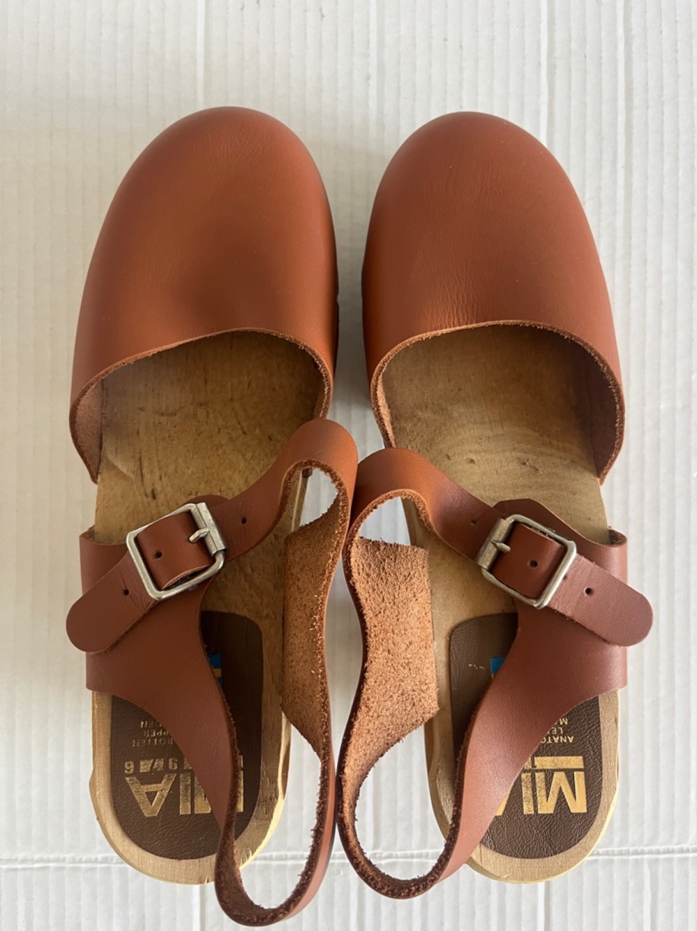 Mia Abba Swedish Clogs - Picture 3 of 9